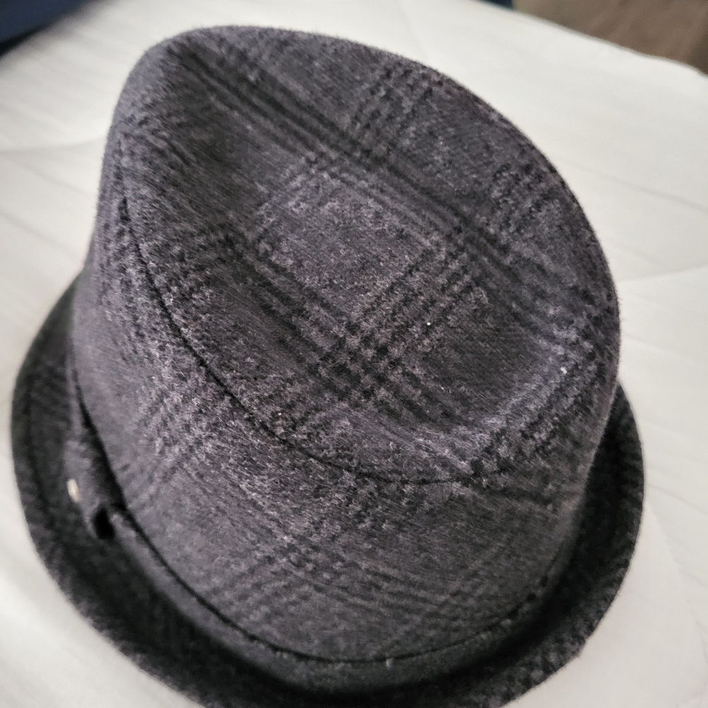 Hat - Picture 3 of 4